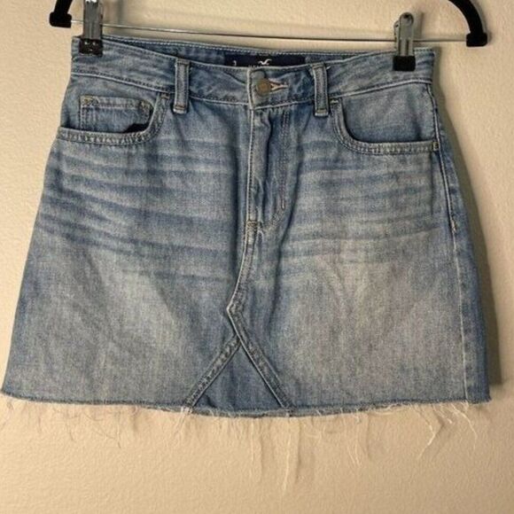 Hollister Size 3 High Rise Mini Skirt Jean Denim Cutoff Frayed - Picture 1 of 4